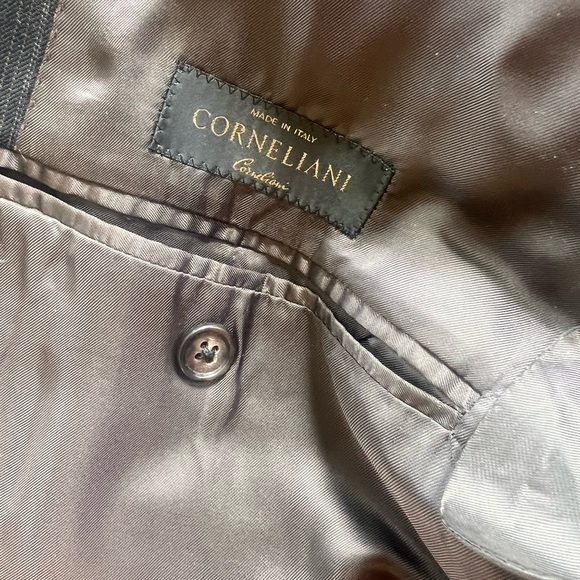 Corneliani men’s suit Italian made perfect condition. Black pin stripe - Picture 7 of 16